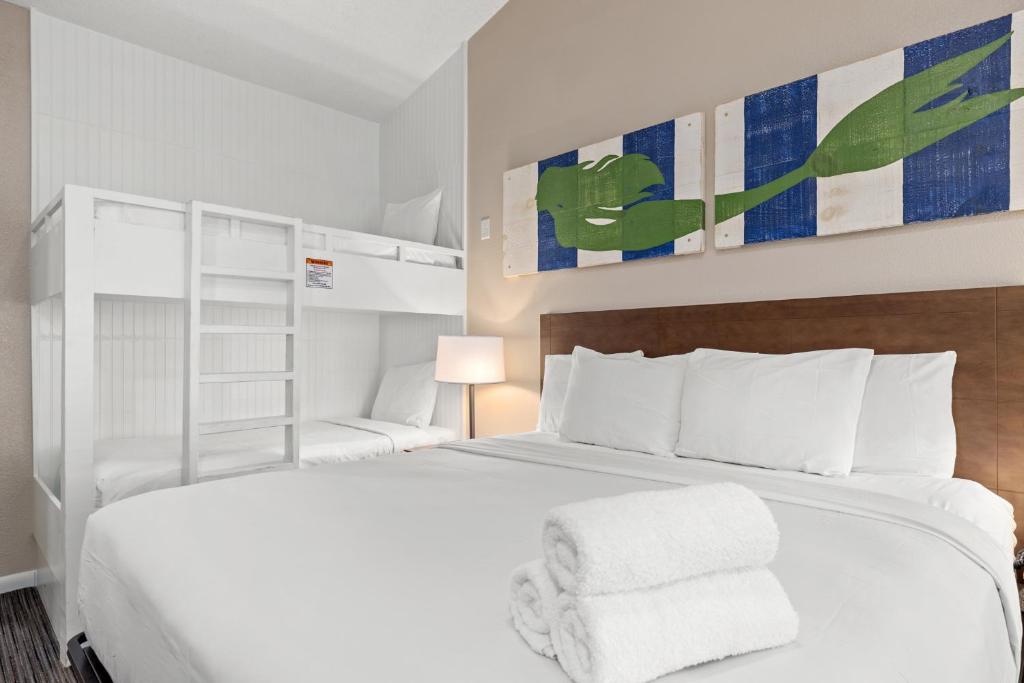 Sandpiper Beacon Beach Resort photo