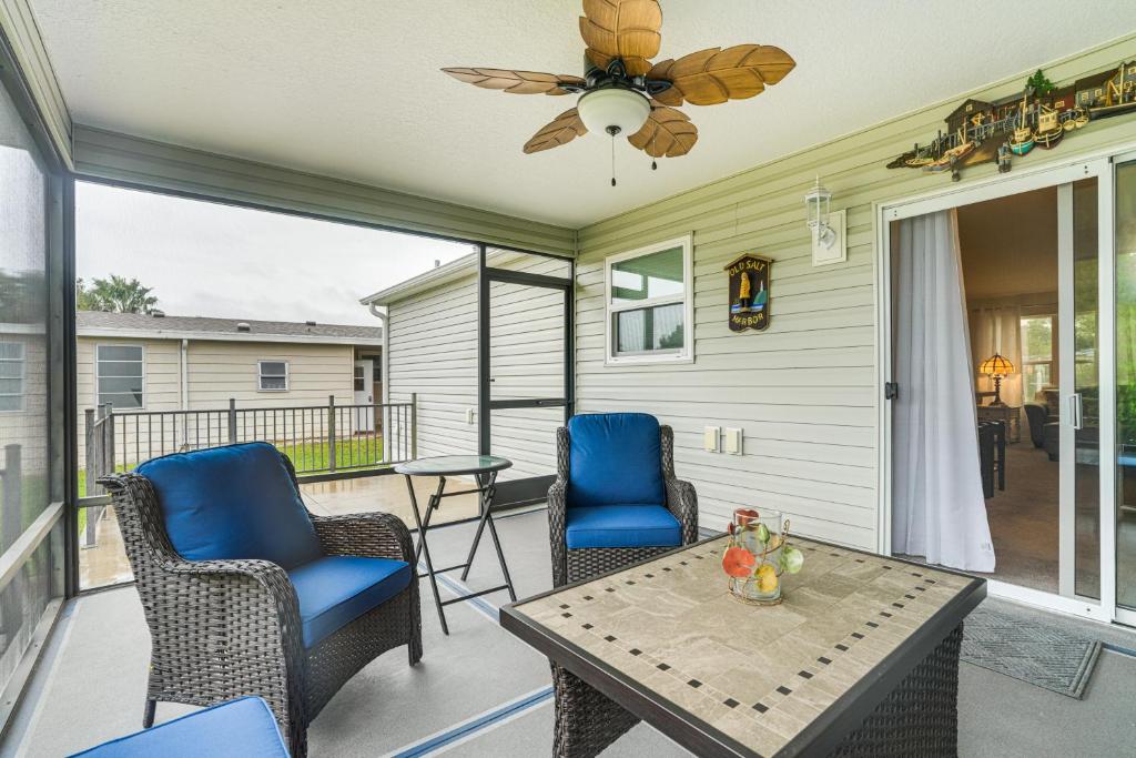 Patio nebo venkovní prostory v ubytování The Villages Home 2 Mi to Farmers and Crafts Market