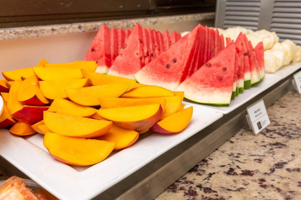 Comida no hotel ou em algum lugar perto