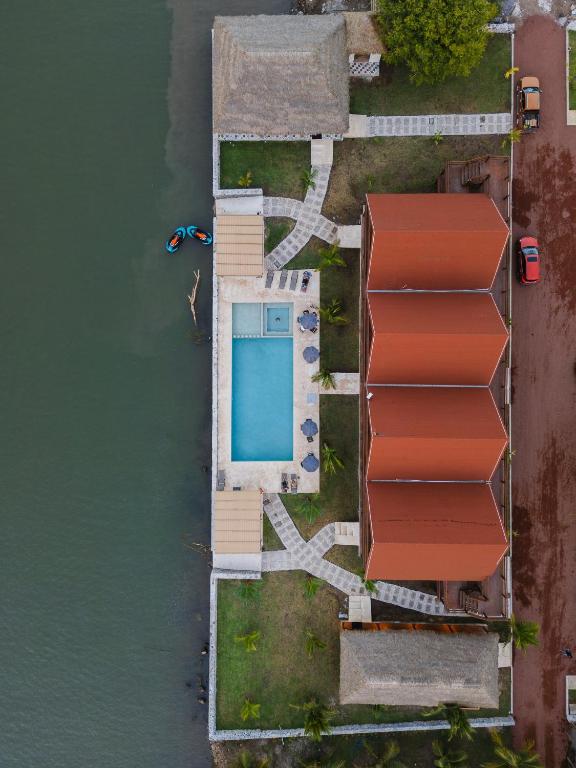 Letecký snímek ubytování Riverside Hotel Chachalacas