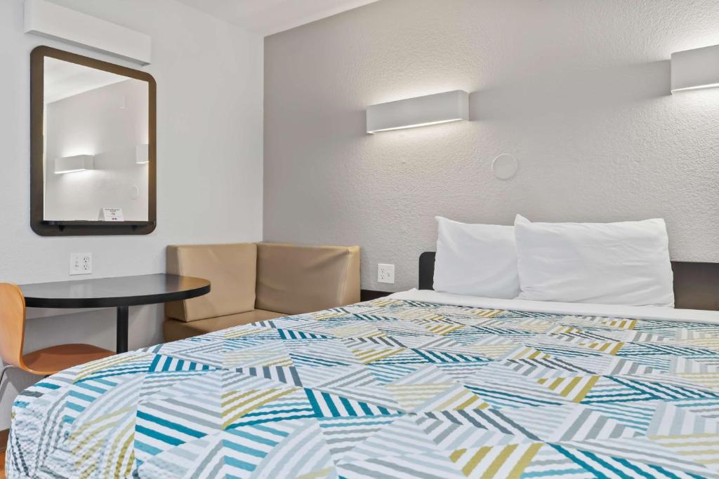 Motel 6-Ventura, CA - Beach - 