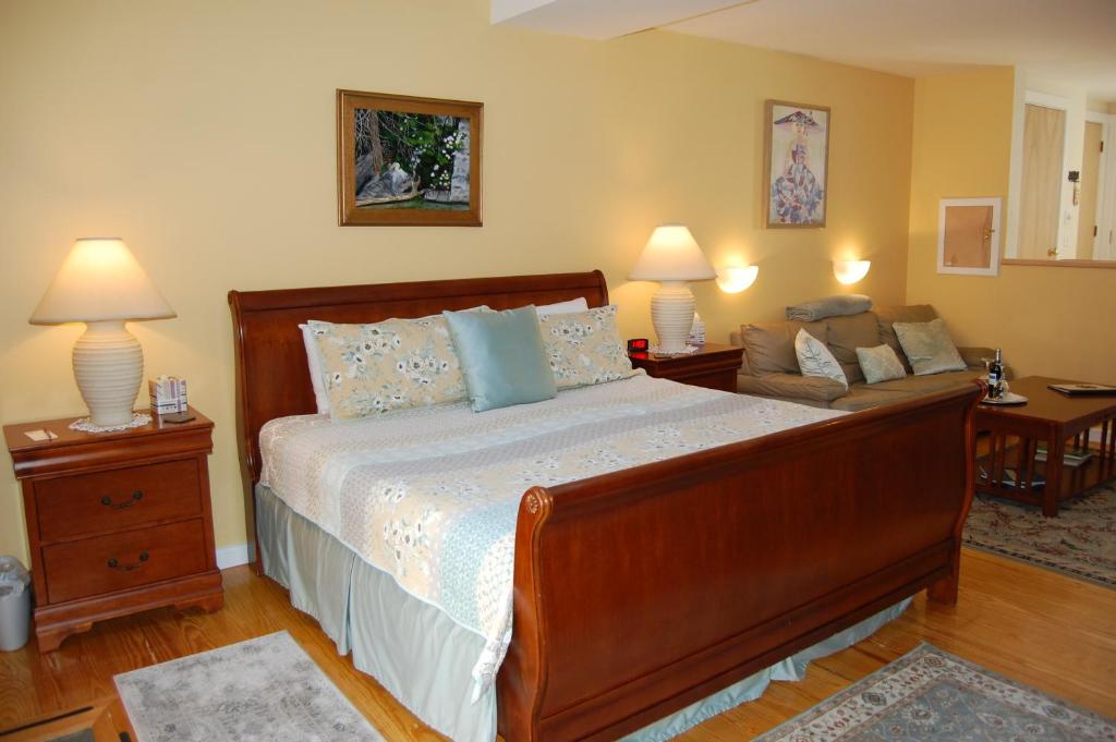 Shaker Mill Inn - Superior Suite