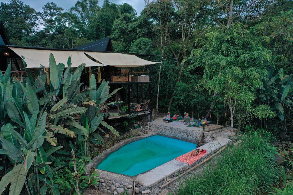 Bazén v ubytování Suites Casa ColibrÍ nebo v jeho okolí