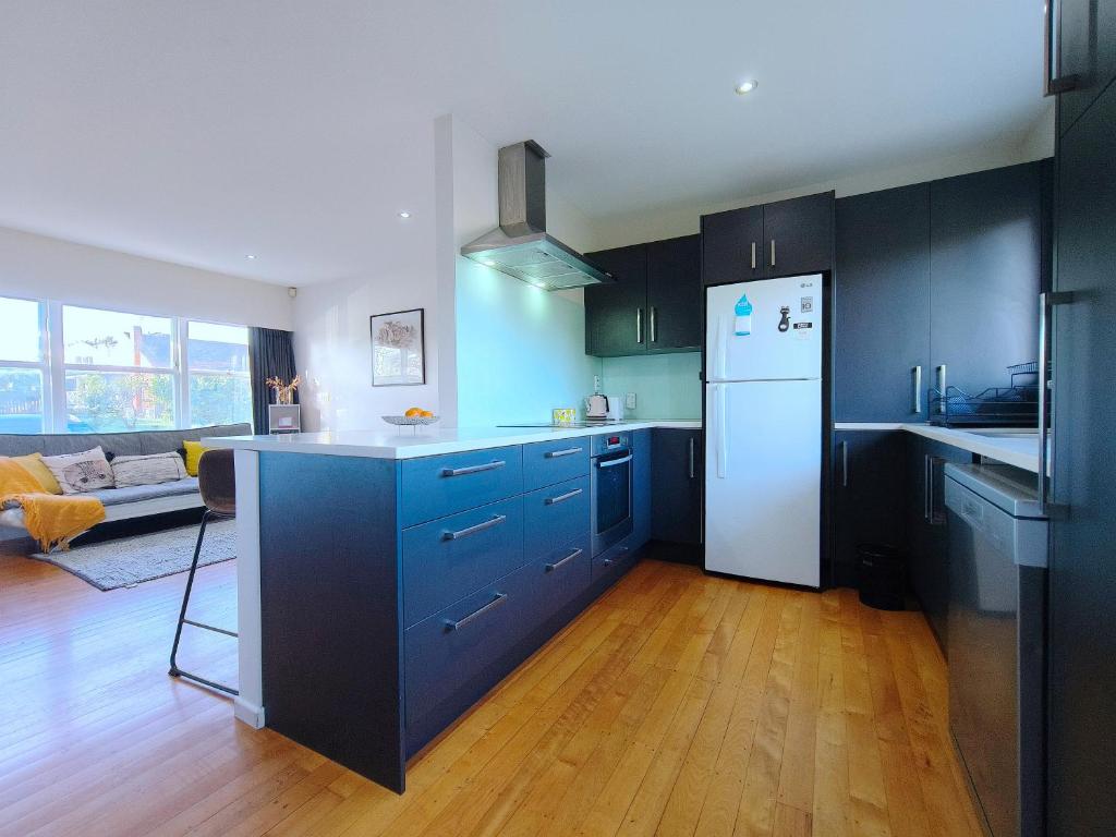 Lakefornt Central Comfort Near Beach - Resim 11