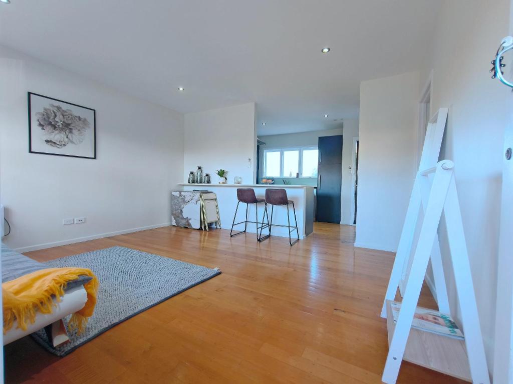 Lakefornt Central Comfort Near Beach - Resim 13