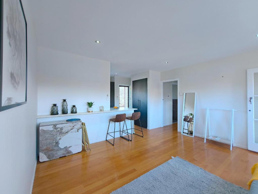 Lakefornt Central Comfort Near Beach - Resim 27