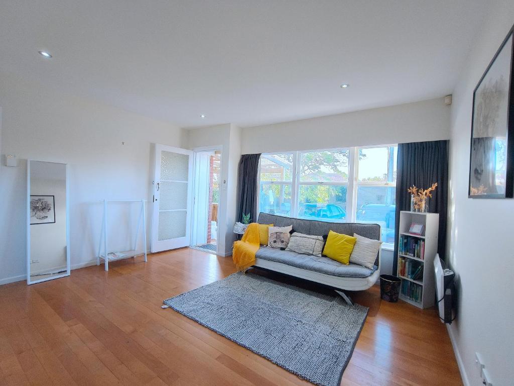 Lakefornt Central Comfort Near Beach - Resim 5