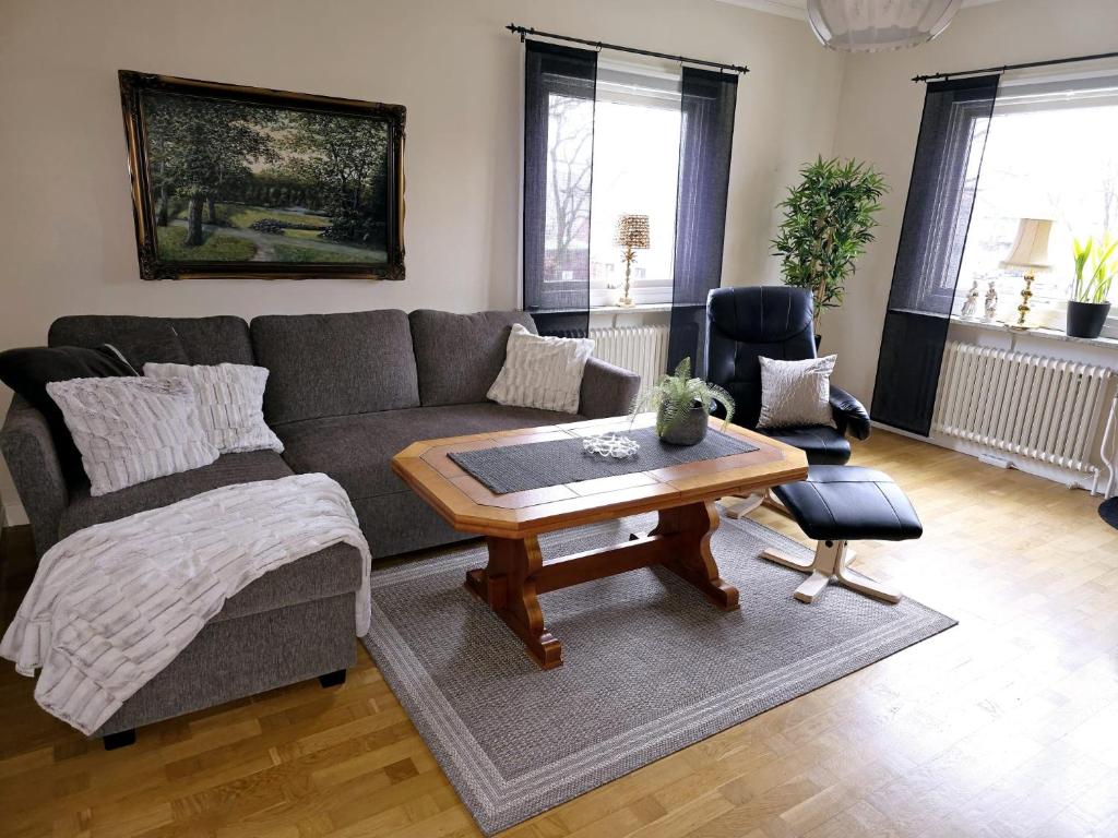 Posezení v ubytování Lägenhet centralt i Halmstad
