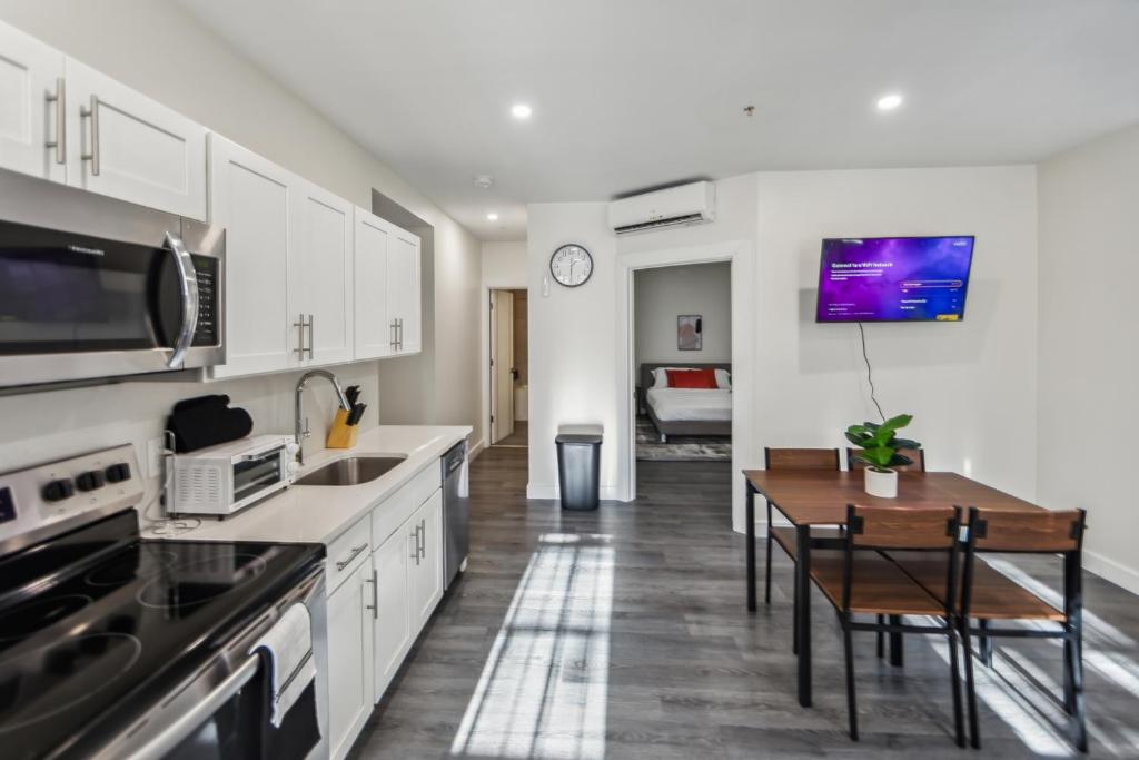 Galeriebild der Unterkunft Washington Lofts 109 Spacious 1 Bedroom 1 Bath in Albany