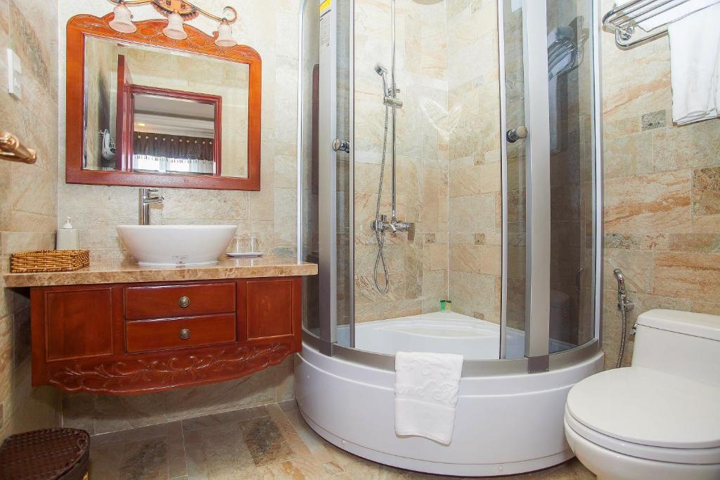 Koupelna v ubytování Diamond Hotel