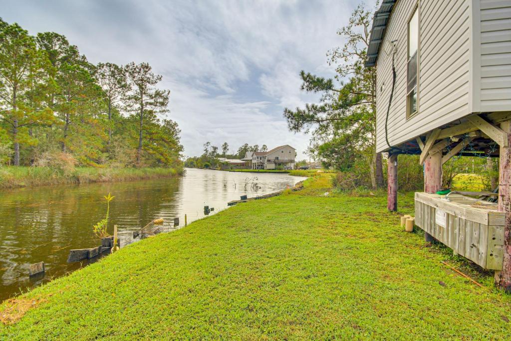 Fishing On-Site Waterfront Home in Bay St Louis - Maison De Vacances