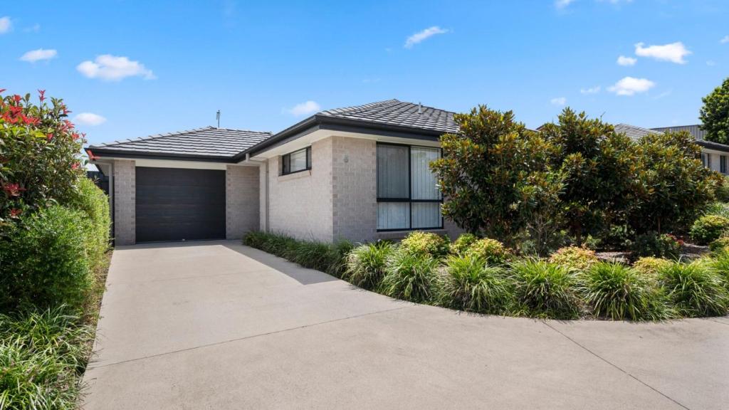 Moonee Beach Getaway - Three-Bedroom Townhouse