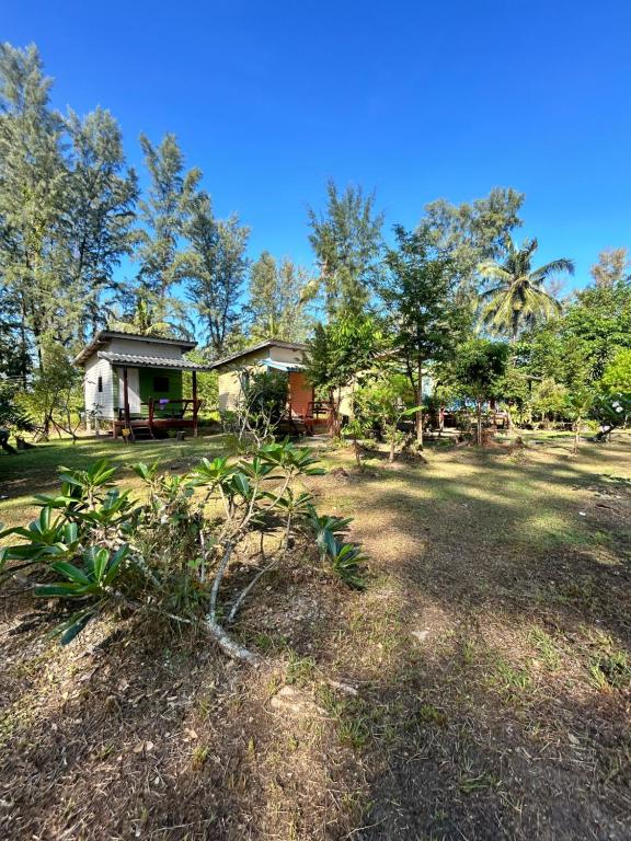 Neverland Beach Village Bungalows - Bungalow Met Uitzicht Op De Tuin