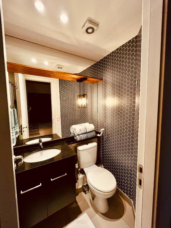 Koupelna v ubytování Studio Moderno no Centro - Check-in Digital e Wi-Fi Rápido