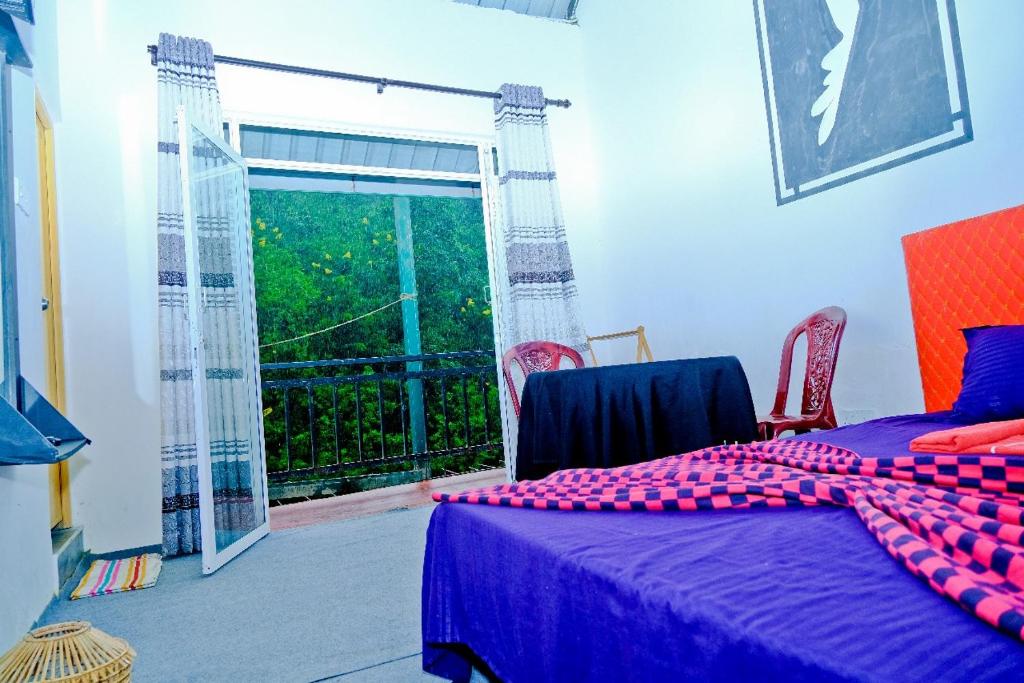 Ninety Nine Grand Hotel - Housity