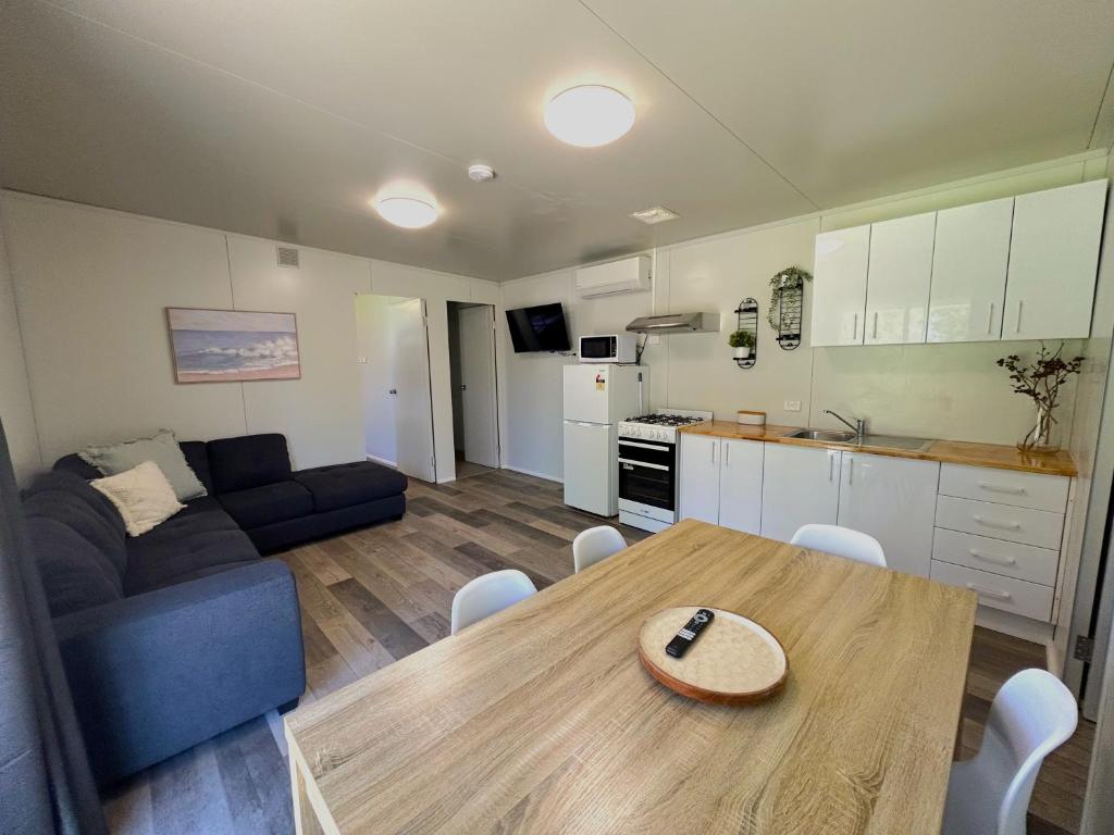 Kuchyň nebo kuchyňský kout v ubytování Mandurah Coastal Holiday Park