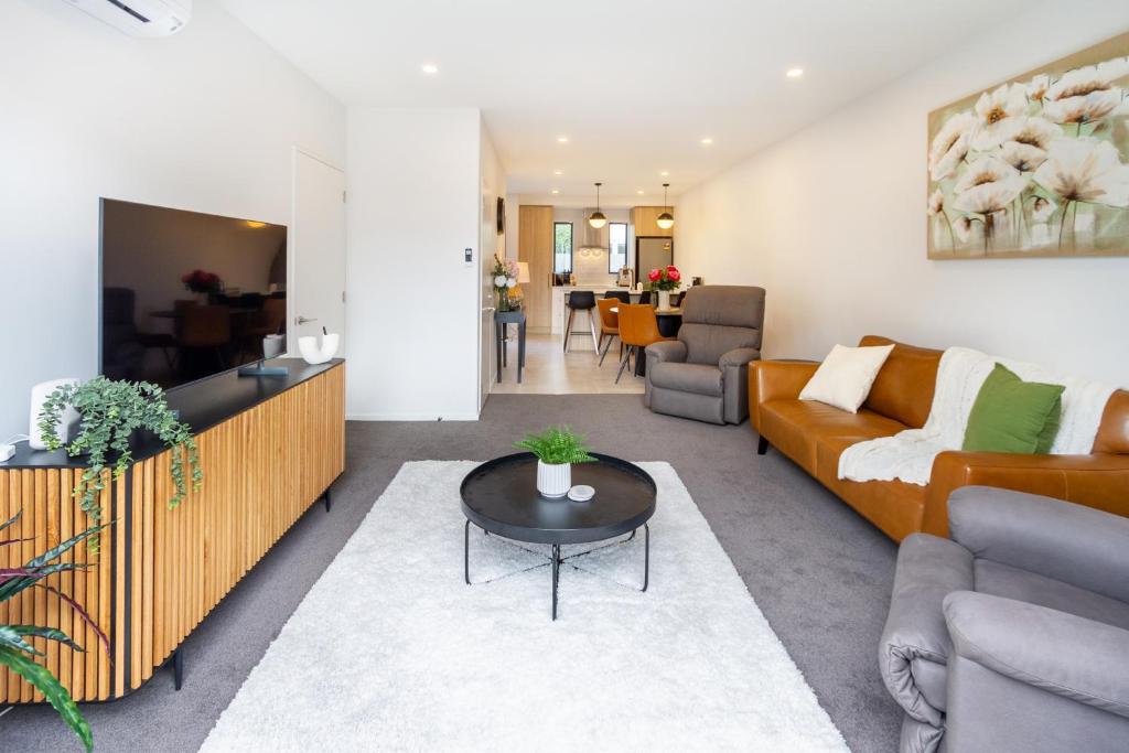 Charming 3-Bedroom Escape Carpark - Resim 9