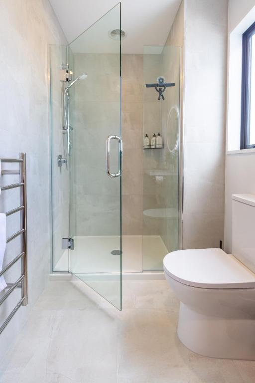 Charming 3-Bedroom Escape Carpark - Resim 27
