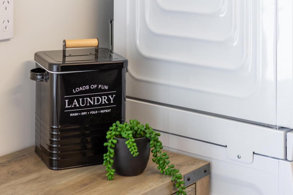 Charming 3-Bedroom Escape Carpark - Resim 39