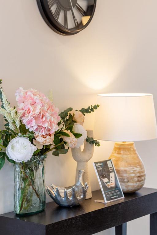 Charming 3-Bedroom Escape Carpark - Resim 25