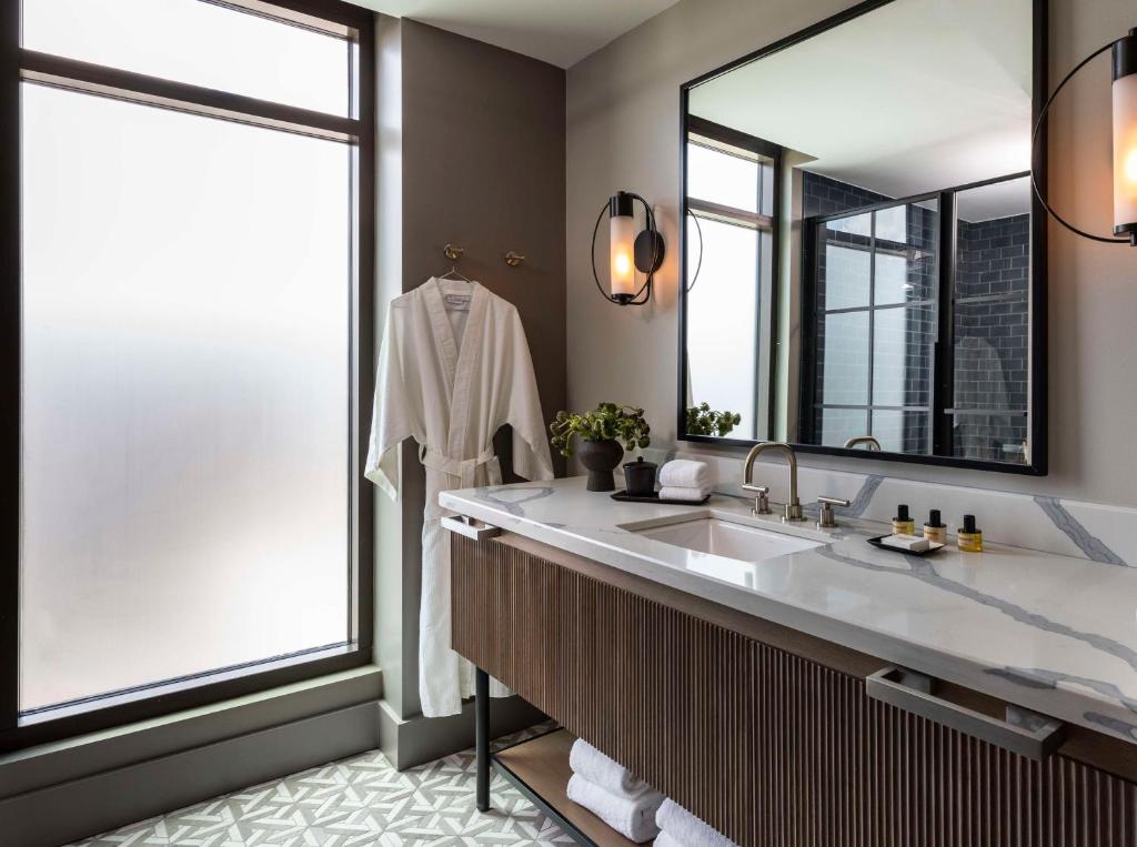 Thompson Savannah, by Hyatt - 