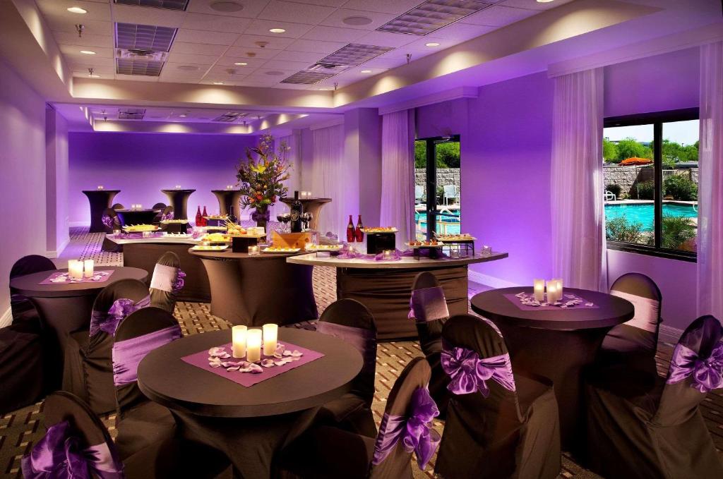 Restaurace v ubytování Radisson Hotel Phoenix Airport