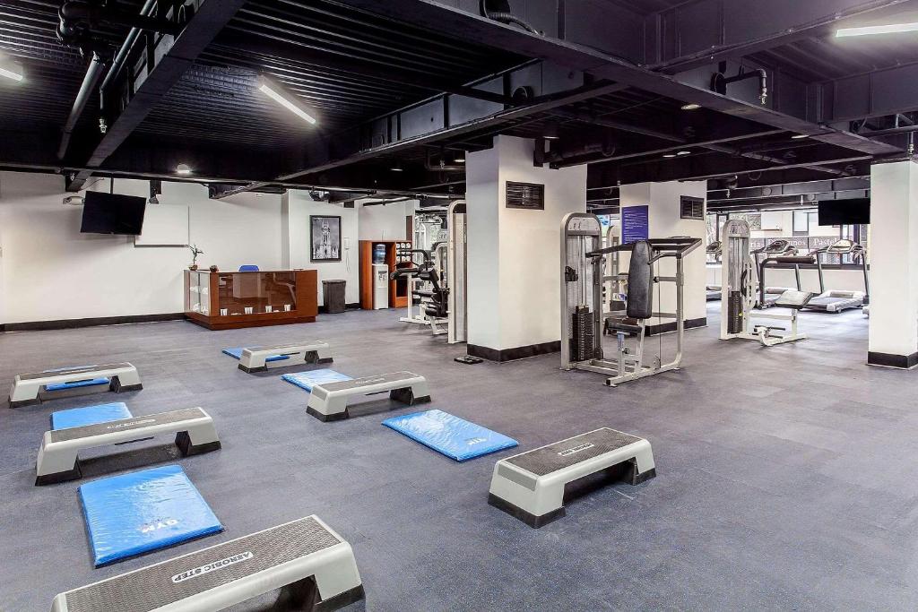 Fitness centrum a/nebo fitness zařízení v ubytování Radisson Bogota Metrotel