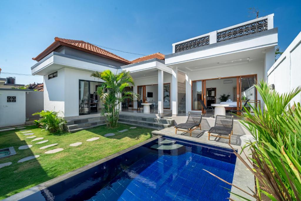 Πισίνα στο ή κοντά στο Viewbali 2- Modern Villa with Stunning Rooftop Views