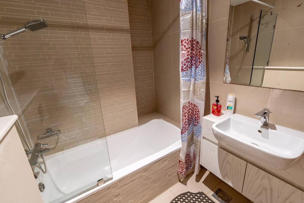 Fotografie z fotogalerie ubytování 2 Bedrooms in Al Reem Island Near Cleveland Clinic v destinaci Abu Dhabi