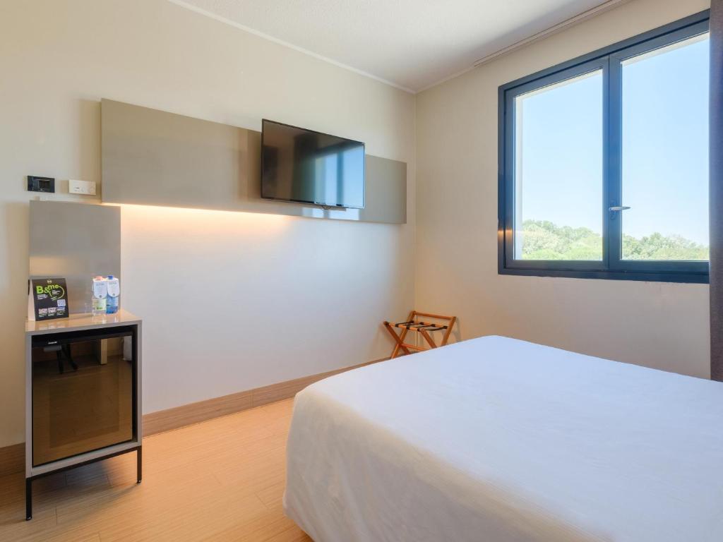 Kuchnia lub aneks kuchenny w obiekcie B&B Hotel Ravenna