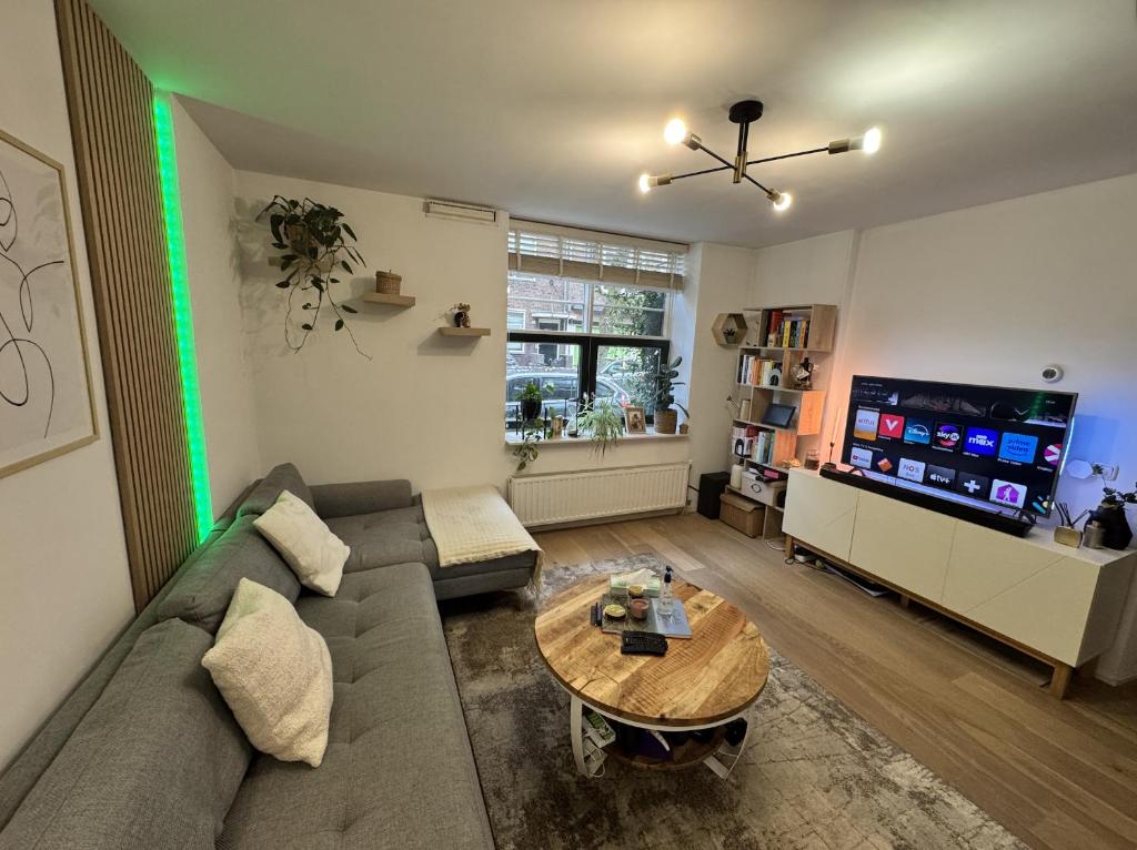 Spacious Apartment (With Garden) Near Vondelpark!