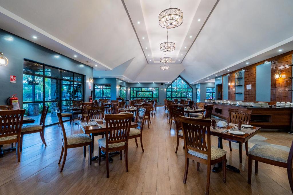 Restaurace v ubytování Ciala Resort Hotels In Kisumu