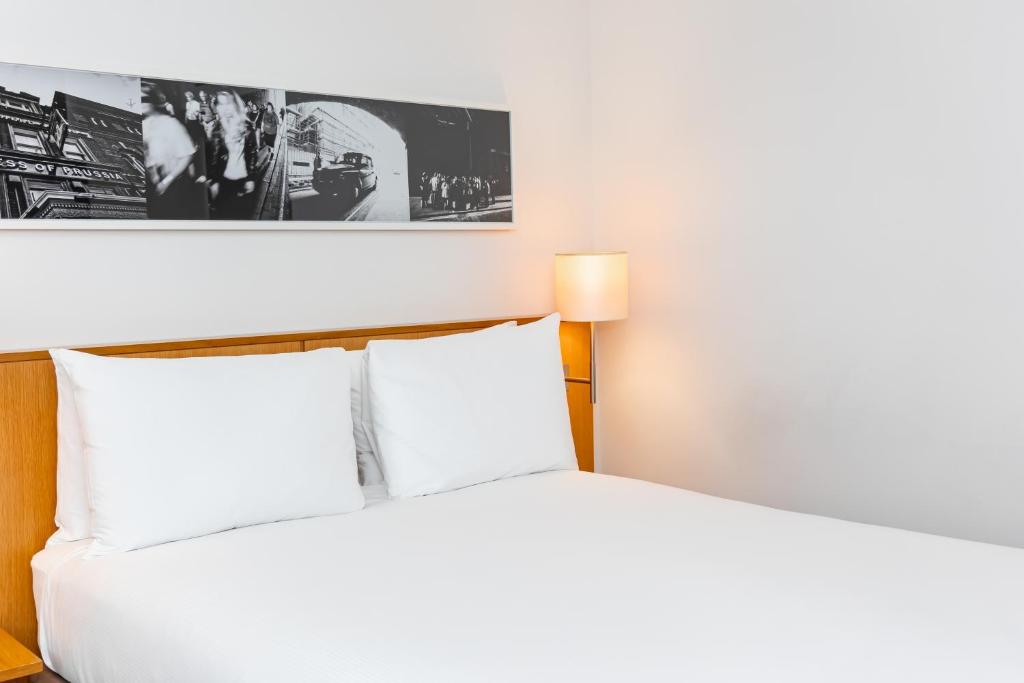 DoubleTree by Hilton Hotel London - Tower of London - Queen Room