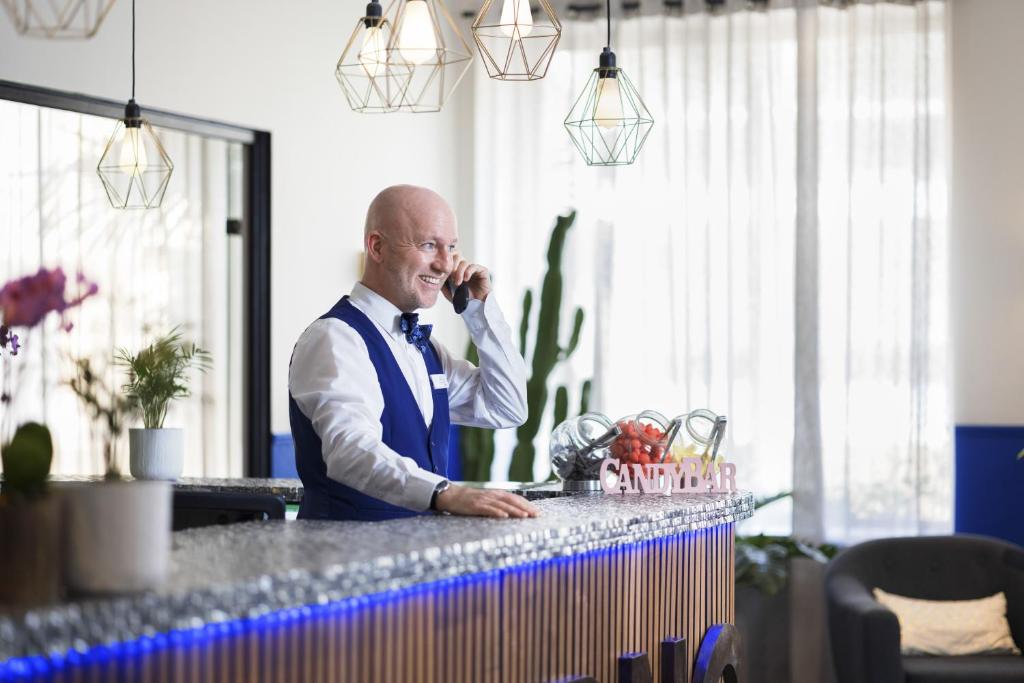 Hôtel Locarno Nice - Resim 12