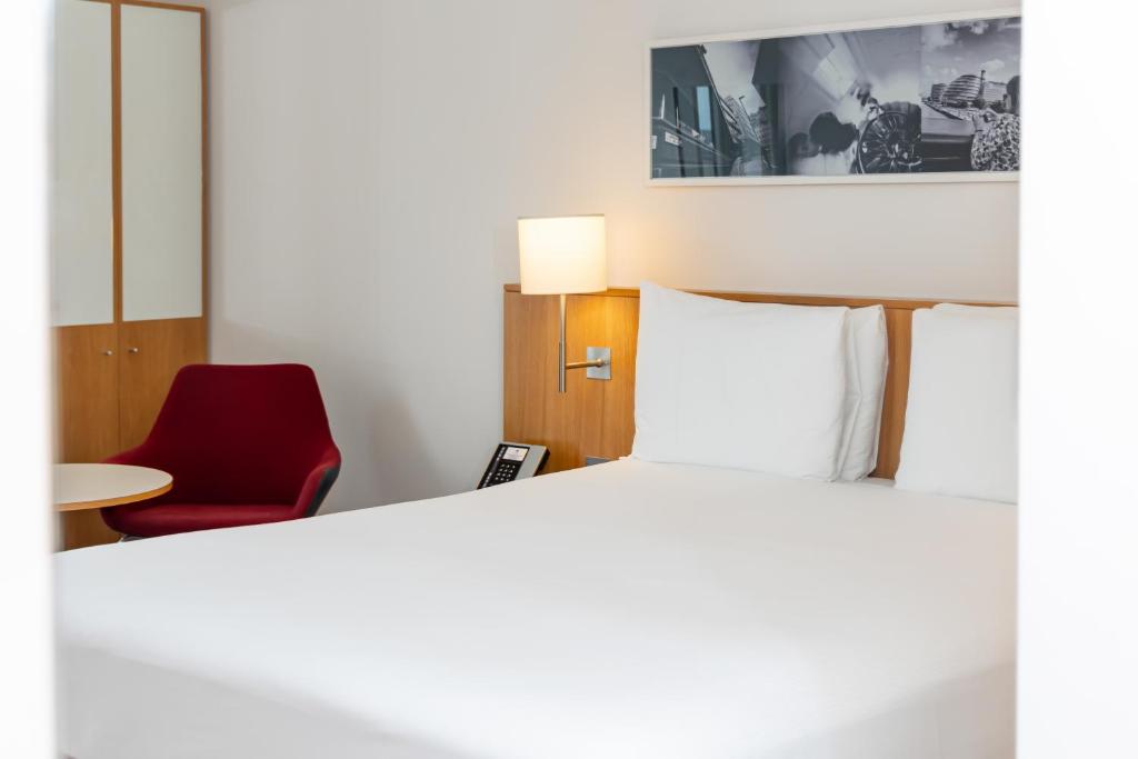 DoubleTree by Hilton Hotel London - Tower of London - Deluxe Queen Room