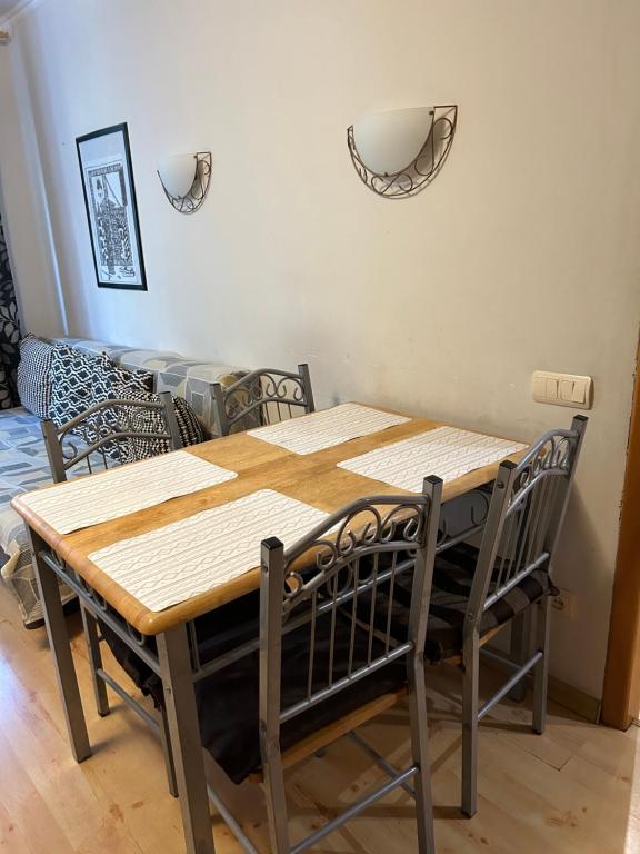 Three Bedroom Stepana Bandery Street - Two-Bedroom Apartment