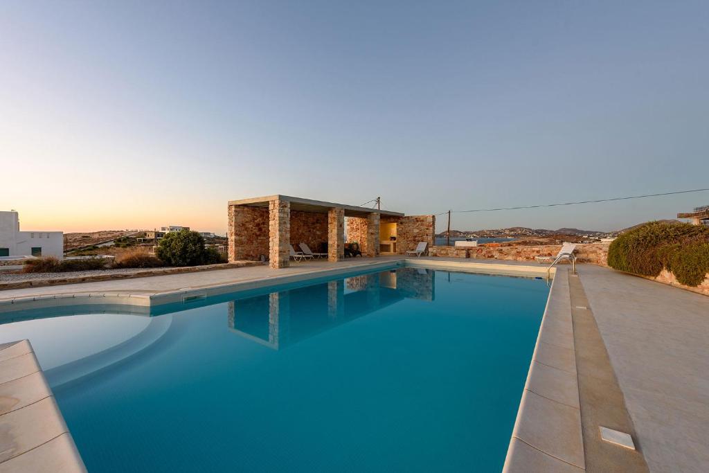 Bazén v ubytování Seaside Home with Hot Tub, Vineyard, Shared Pool and View nebo v jeho okolí