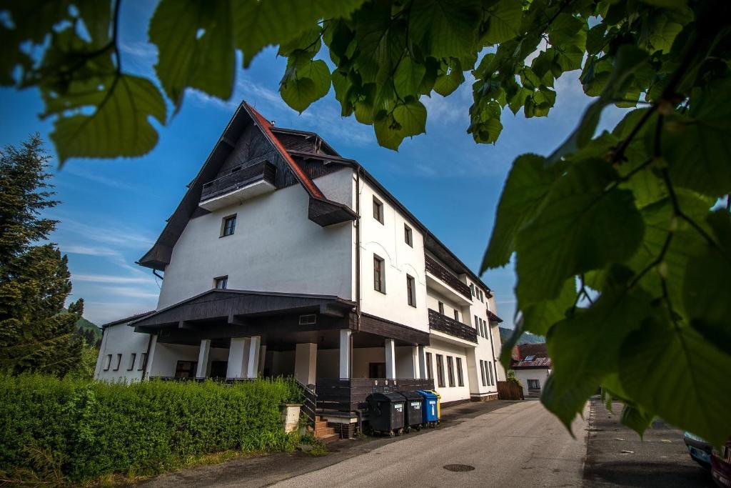 Fotografie z fotogalerie ubytování Hotel Skála v Malé Skále