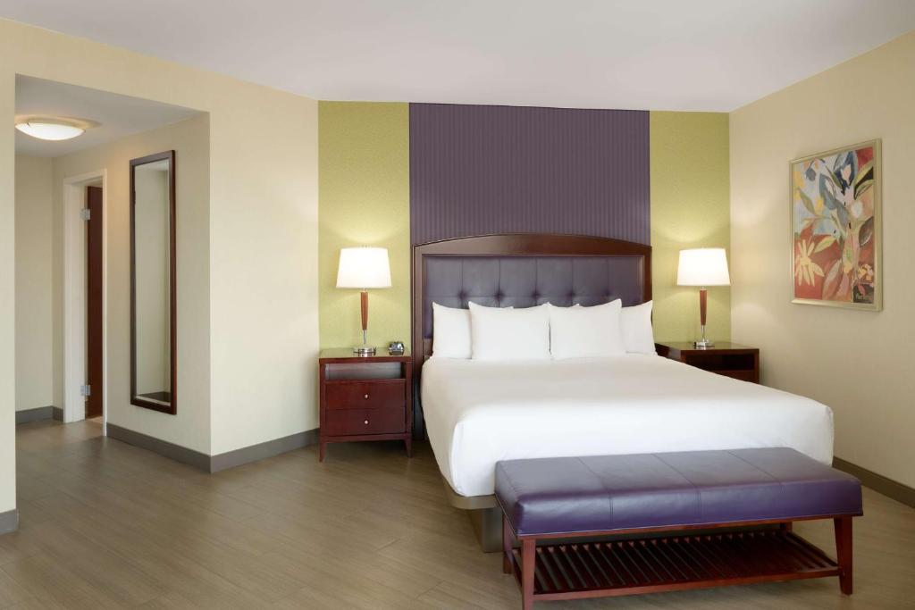 Hilton Charlotte Uptown - 