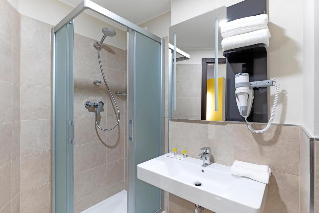 Koupelna v ubytování B&B Hotel Roma Fiumicino Aeroporto Fiera 1