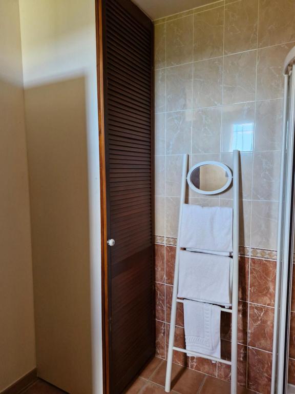 Salle de bains dans l'établissement Chambres d'hôtes à Pêtre