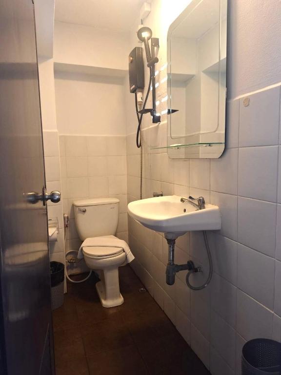 Maland House Hostel - Pattaya soi 14 Saisong Road - Resim 43