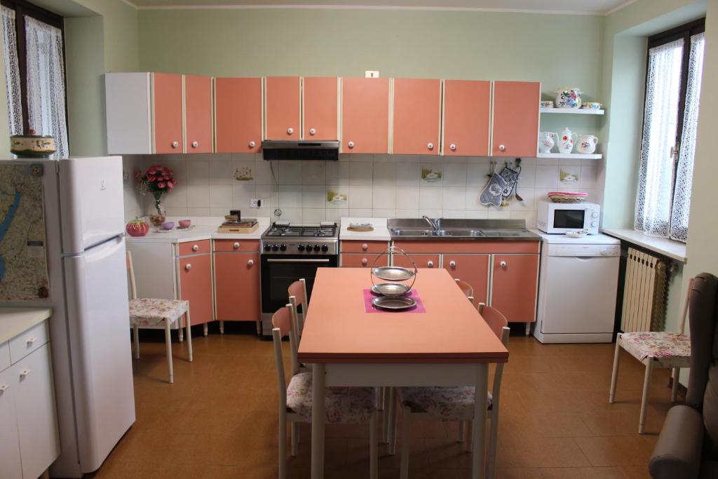 Kuchyň nebo kuchyňský kout v ubytování Casa Alice, in collina con panorama