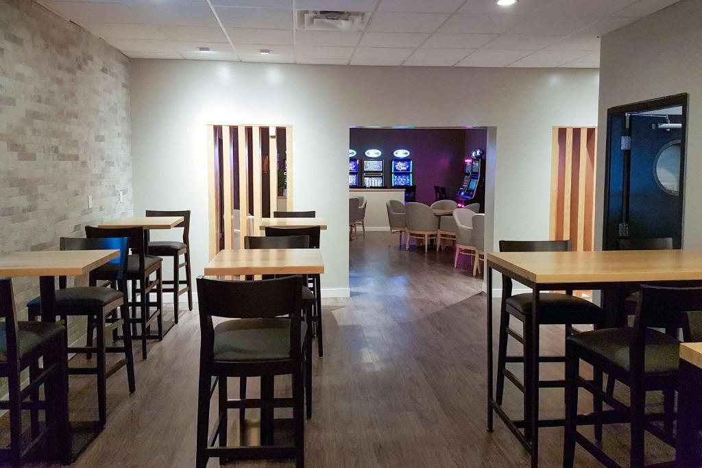 Radisson Hotel & Conference Centre Edmonton - Resim 39