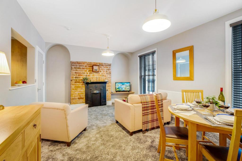 Μια τηλεόραση ή/και κέντρο ψυχαγωγίας στο NEW! Spacious 1BR in Hartlepool