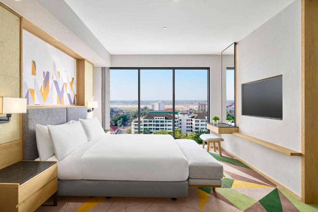 Holiday Inn & Suites Vientiane, an IHG Hotel - One-Bedroom Suite With Kitchenette/Washer/Dryer