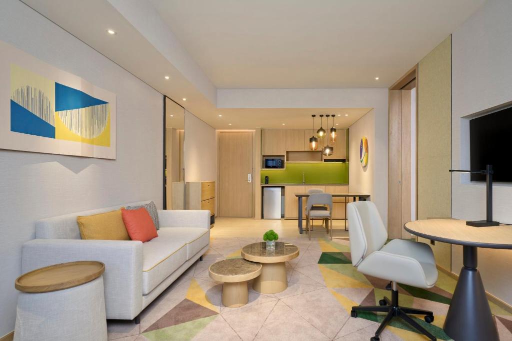 Holiday Inn & Suites Vientiane, an IHG Hotel - Сюзан
