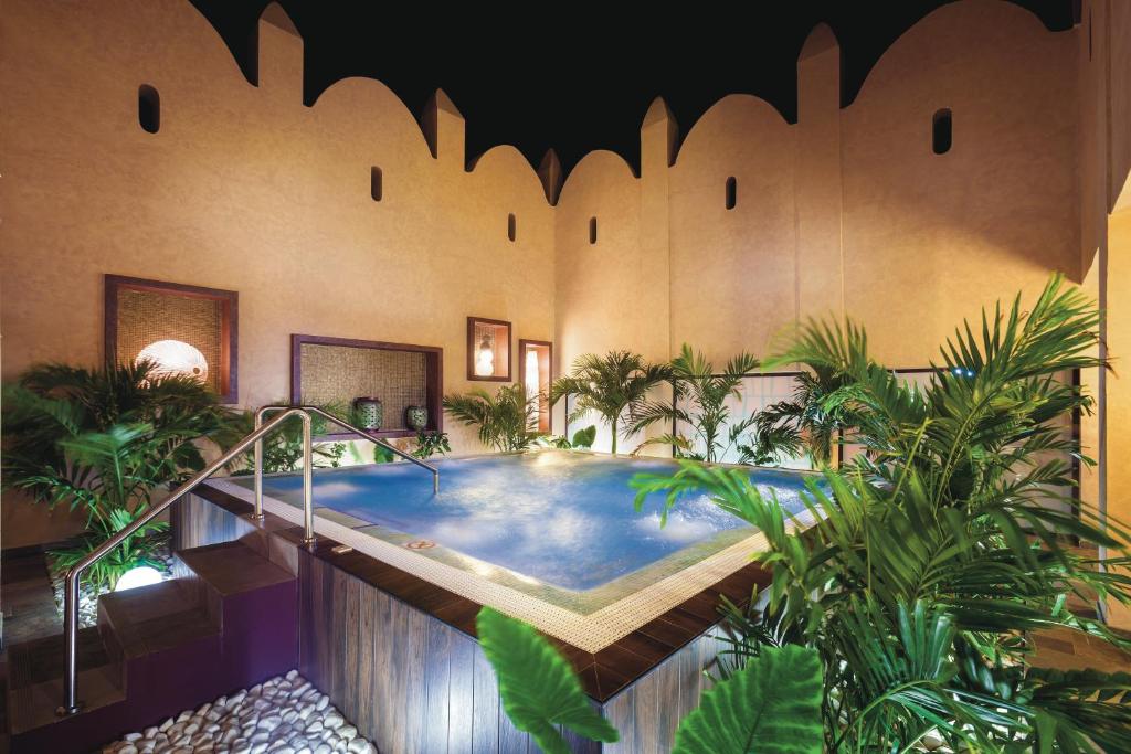 Bazén v ubytování Hotel Riu Funana - All Inclusive nebo v jeho okolí