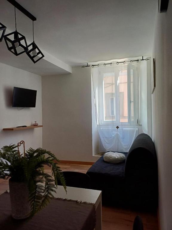 TV a/nebo společenská místnost v ubytování Monica's home