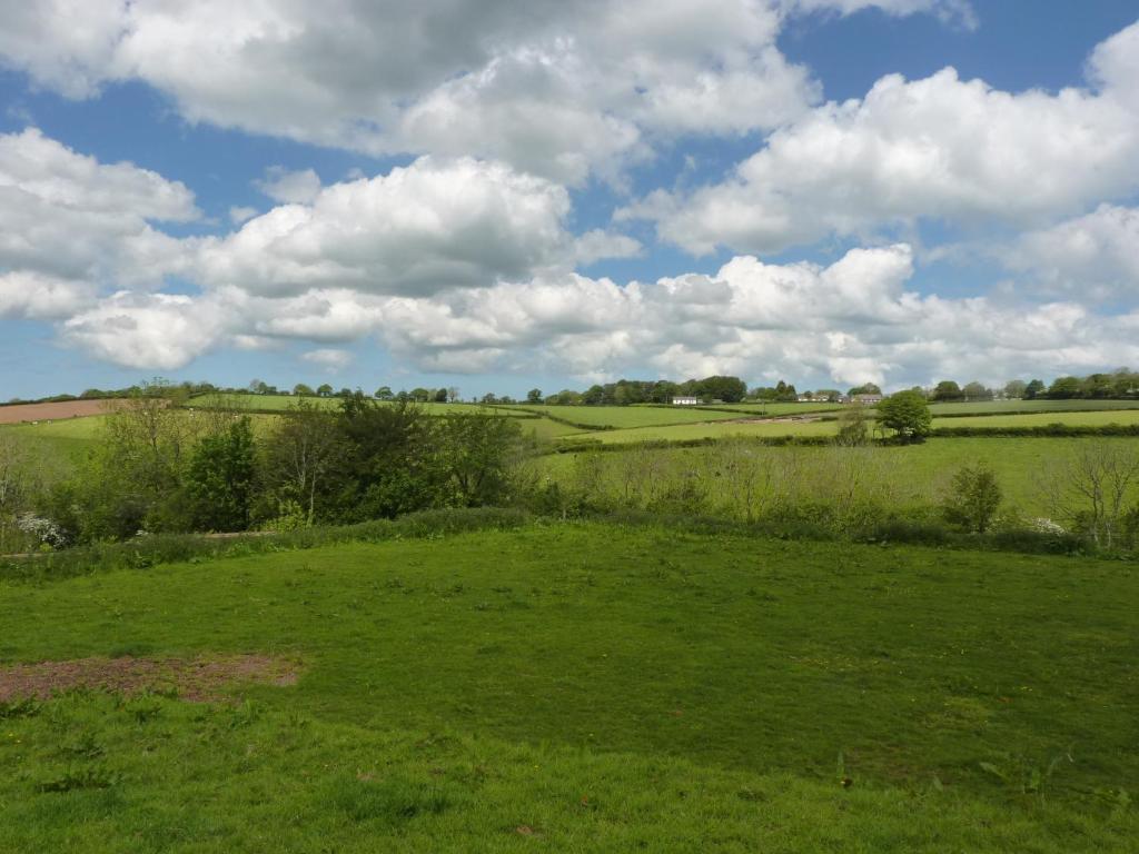Ceridwen Holiday Home - Eight-Bedroom House